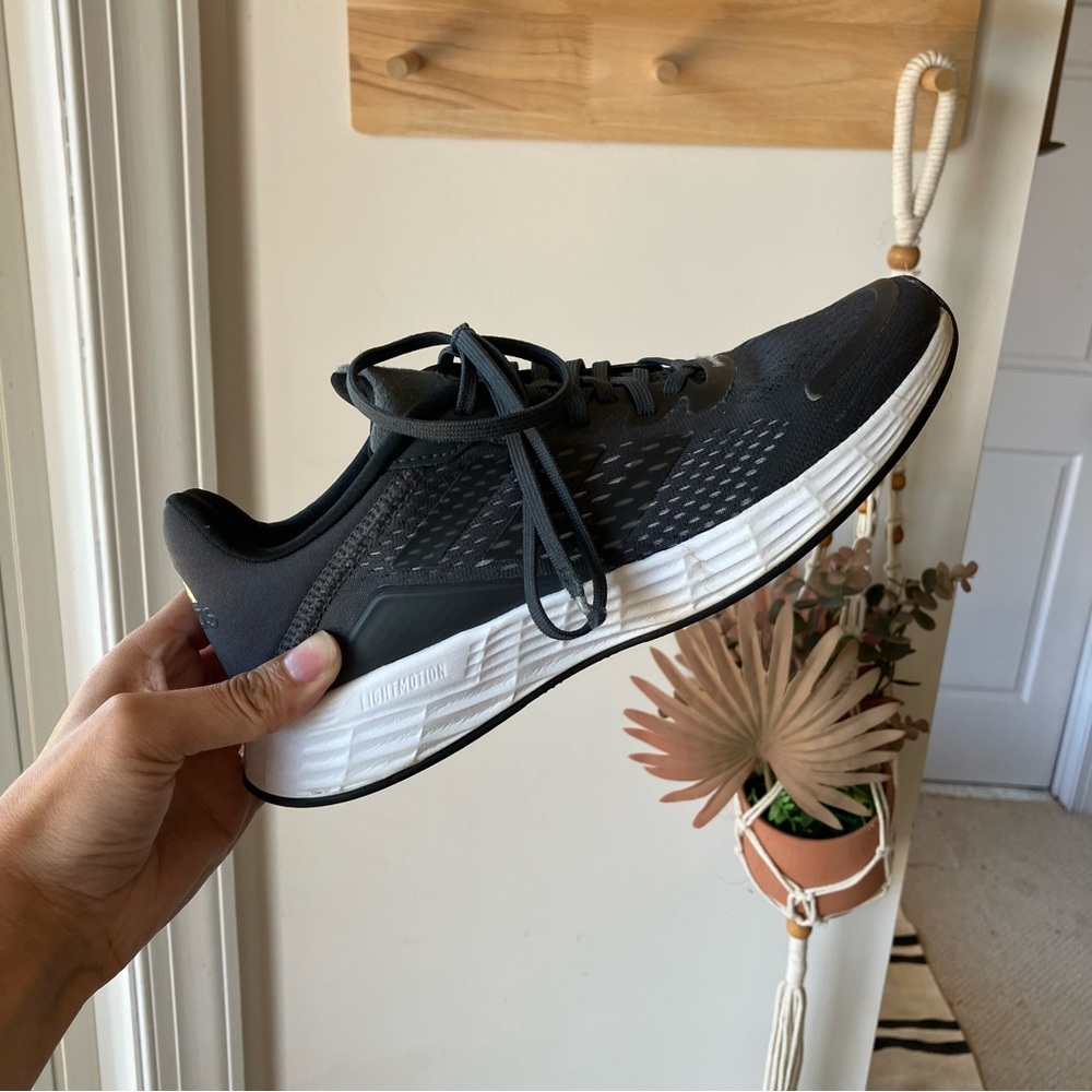 Adidas lightnotion athletic shoes